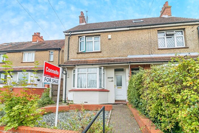 3 Bedroom Semi-Detached House For Sale In Shenley Road, Bletchley, Milton Keynes, MK3
