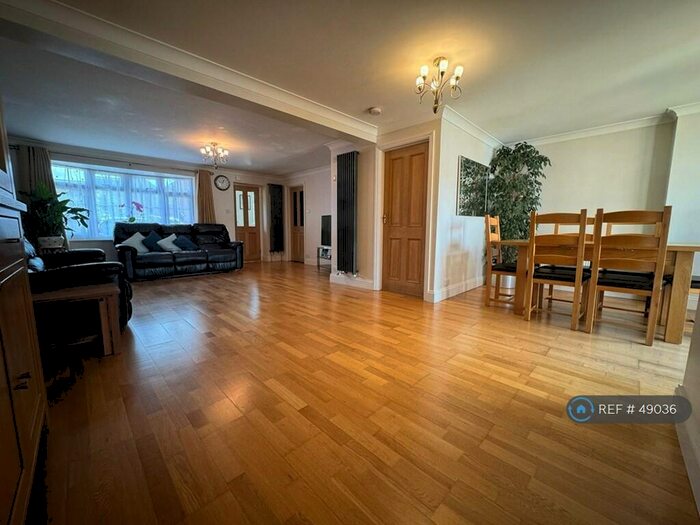 3 Bedroom End Of Terrace House To Rent In Grove Road, Ware, SG12