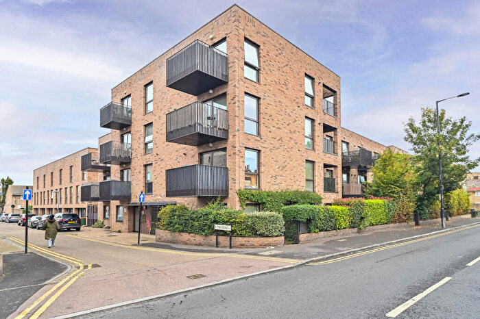 1 Bedroom Flat For Sale In Cristie Court, Canning Town, London, E16