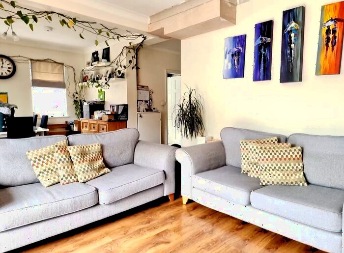 5 Bedroom Detached House To Rent In Greenford Gardens, Greenford, UB6