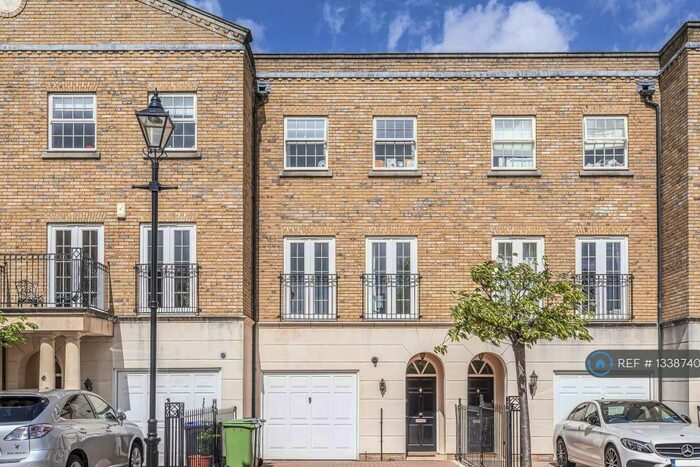 4 Bedroom End Of Terrace House To Rent In Chadwick Place, Long Ditton, Surbiton, KT6