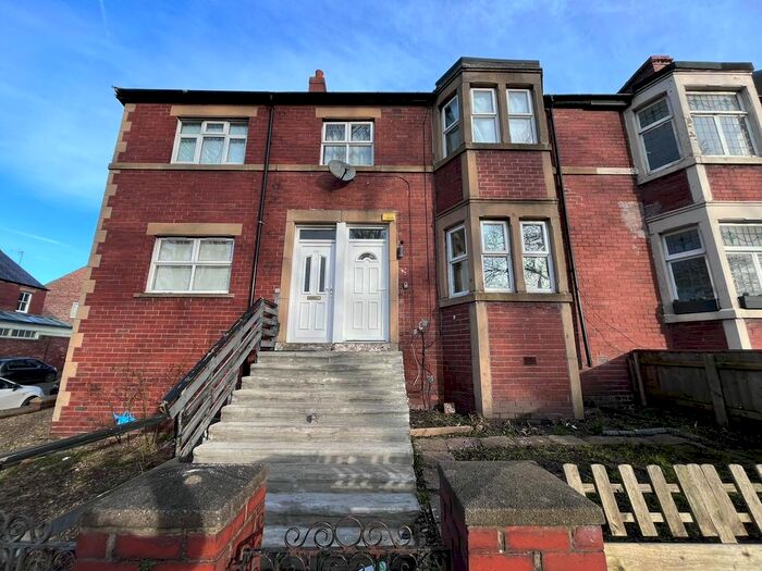 2 Bedroom Flat To Rent In Saltwell View, Gateshead, NE8