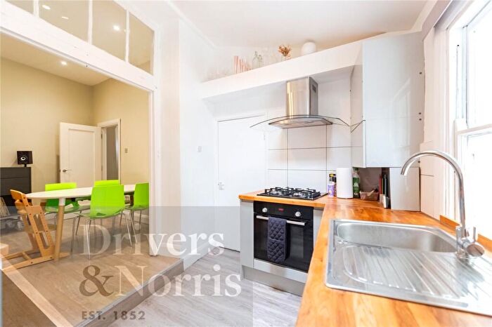 4 Bedroom House To Rent In Lowman Road, Islington, London, N7