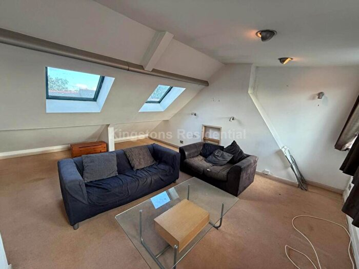 2 Bedroom Duplex To Rent In Kings Road, Canton, Cardiff, CF11