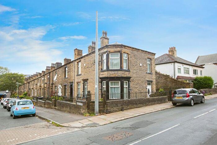 4 Bedroom End Of Terrace House For Sale In Haugh Shaw Road, Halifax, HX1