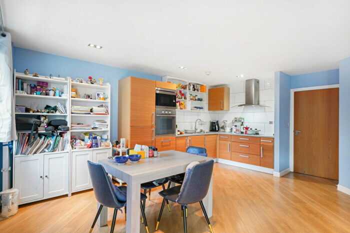1 Bedroom Flat For Sale In City Tower, Limeharbour, London, E14