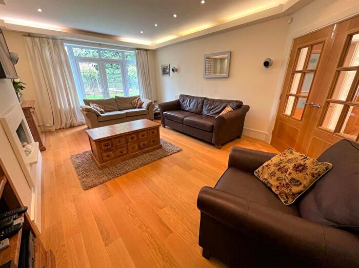 4 Bedroom Detached House For Sale In Marlborough Place, Lutterworth, Leicestershire, LE17