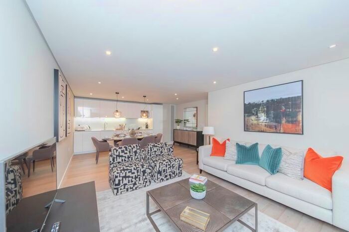 3 Bedroom Flat To Rent In Merchant Square East, London, W2