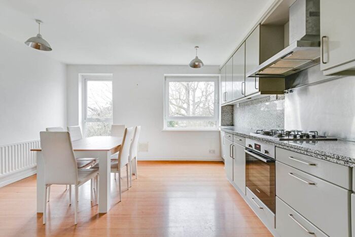 5 Bedroom Town House To Rent In Howards Lane, Putney, London, SW15