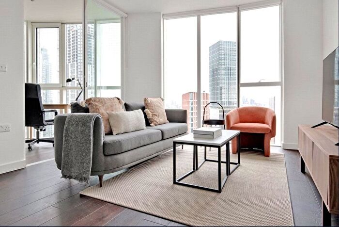 2 Bedroom Flat To Rent In Sky Gardens, London, SW8