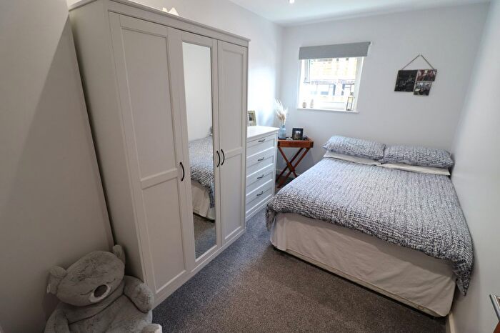 2 Bedroom Flat For Sale In Canal Square, Birmingham, B16