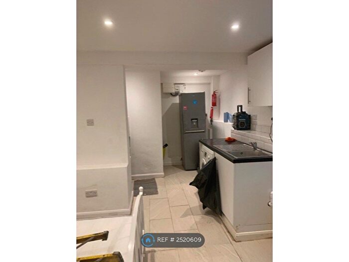 1 Bedroom Studio To Rent In York Avenue, Hove, BN3