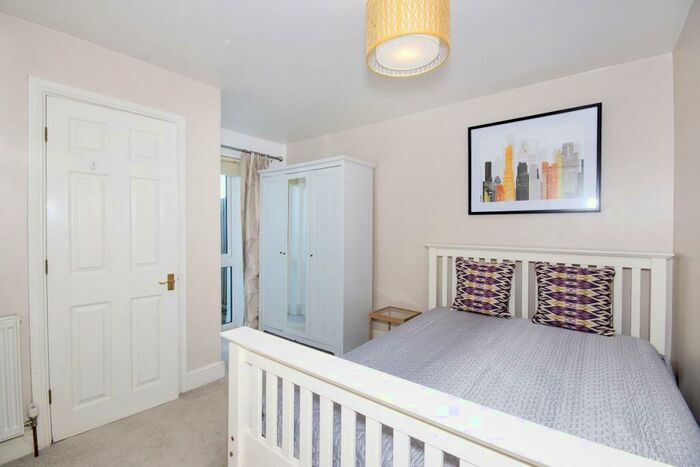 1 Bedroom Apartment To Rent In Park Avenue, Kidlington, OX5