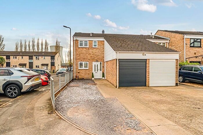 2 Bedroom End Terrace House For Sale In Greenside, Slough, SL2