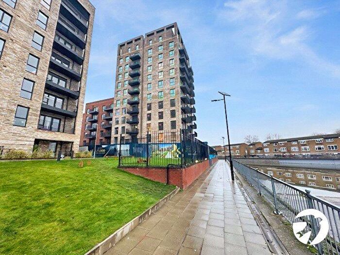 2 Bedroom Flat To Rent In Vousden Grove, Thamesmead, SE28