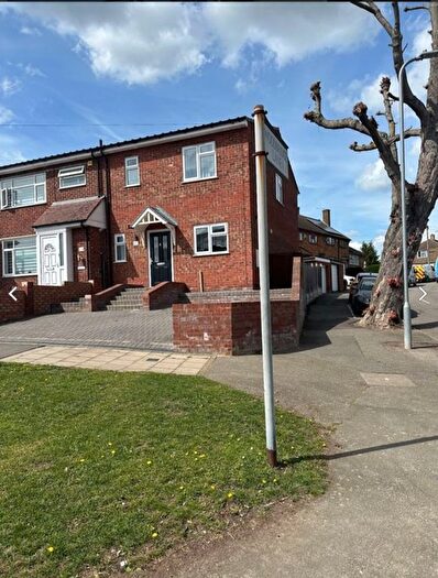 3 Bedroom Terraced House To Rent In Whitchurch Road, Romford, RM3