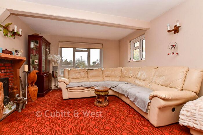 3 Bedroom End Of Terrace House For Sale In Middlemead Road, Great Bookham, Surrey, KT23