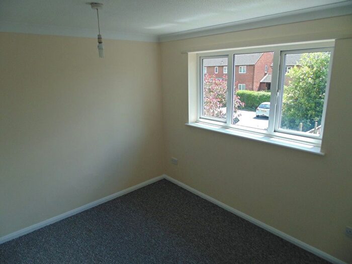 1 Bedroom Terraced House To Rent In Senwick Drive, Wellingborough, NN8