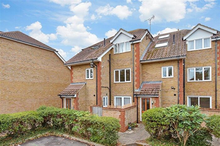 2 Bedroom Flat For Sale In Herne Bay Road, Tankerton, Whitstable, Kent, CT5