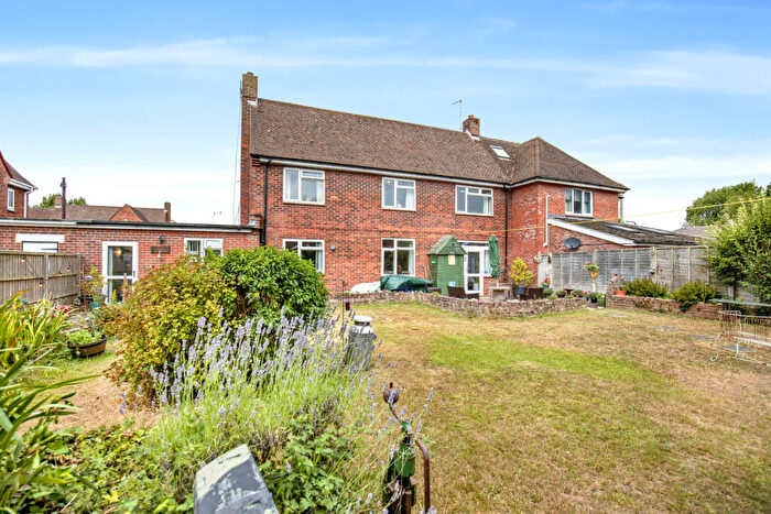 4 Bedroom Link Detached House For Sale In Gibson Road, Chichester, PO20