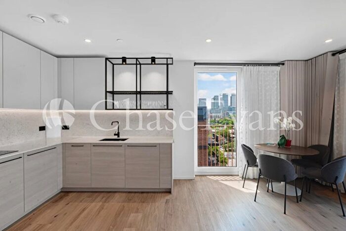 2 Bedroom Flat To Rent In Iris House, Hemlock Street, Poplar Riverside, London, E14