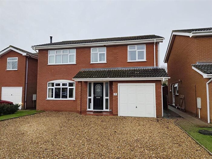 4 Bedroom Detached House For Sale In St. Mary Close, Crowland, Peterborough, PE6