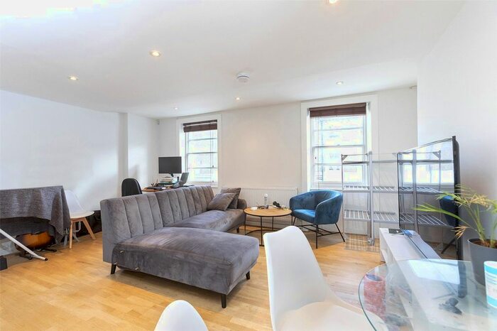 3 Bedroom Flat To Rent In Richmond Way, London, W12