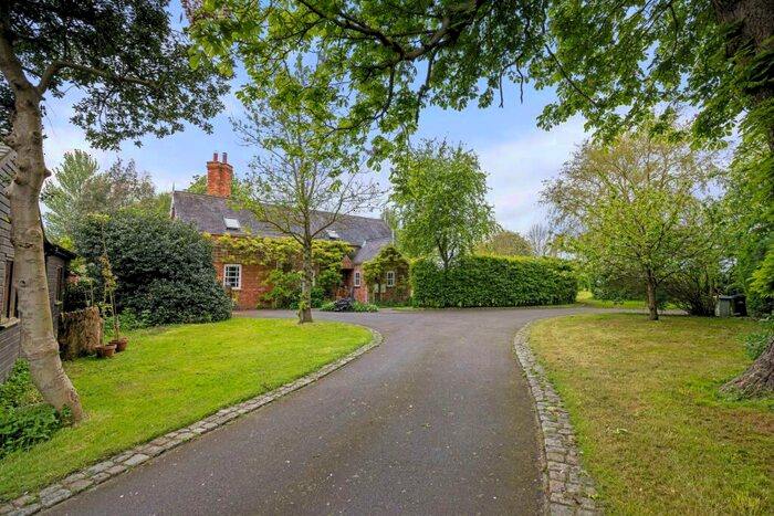 5 Bedroom Detached House For Sale In Main Road, Thornton, Horncastle, LN9