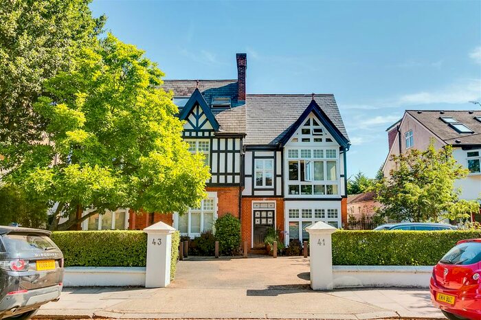 2 Bedroom Flat To Rent In Grove Park Road, Chiswick, W4