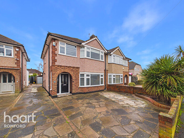 3 Bedroom Semi Detached House For Sale In Garry Close, Romford, RM1