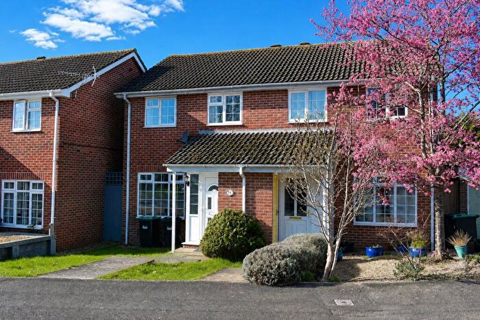 3 Bedroom Semi-Detached House For Sale In Samber Close, Lymington, SO41