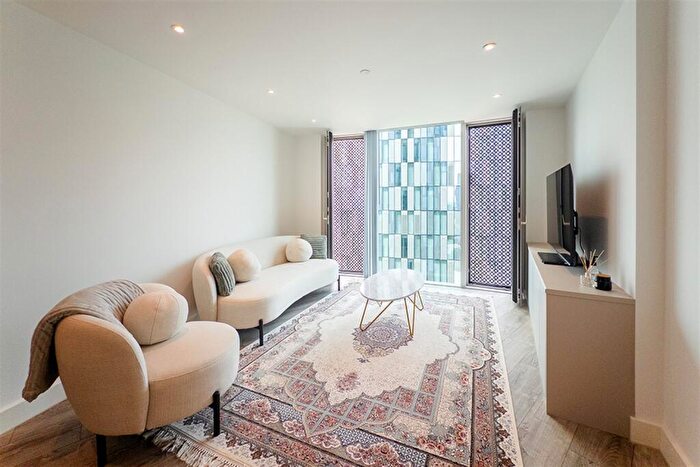 1 Bedroom Apartment To Rent In Thr, M15