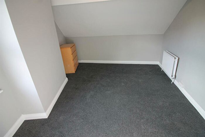 6 Bedroom House To Rent In Royal Park Avenue, Hyde Park, Leeds, LS6