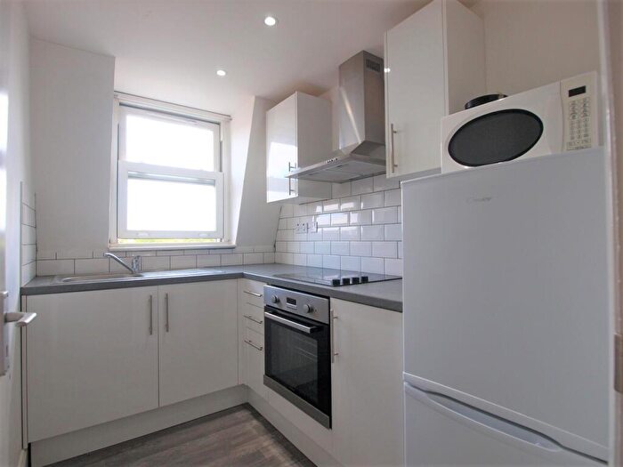 2 Bedroom Flat To Rent In Hornsey Road, Islington, N19