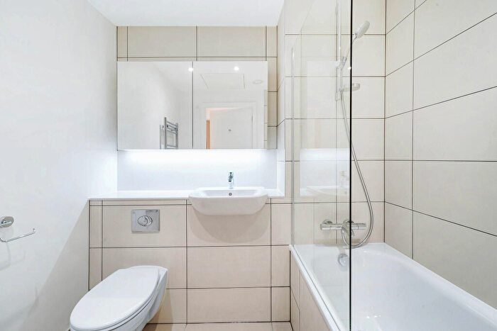 2 Bedroom Apartment To Rent In Pinnacle Tower, SE13