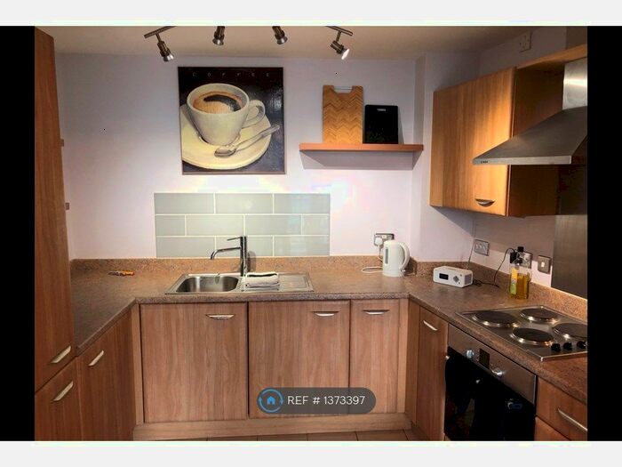 2 Bedroom Flat To Rent In Longleat Avenue, Birmingham, B15