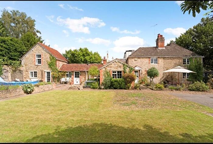 4 Bedroom Cottage To Rent In Oakley Park, Frilford Heath, OX13