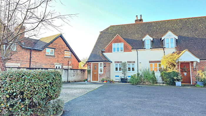 3 Bedroom End Of Terrace House For Sale In Roden Down Mews, Compton, RG20