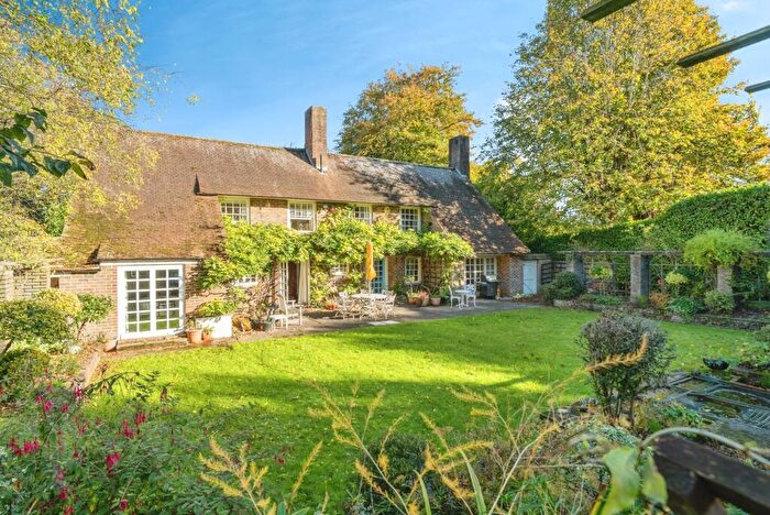 4 Bedroom Detached House For Sale In Cobham Road, Fetcham, Leatherhead, Surrey, KT22