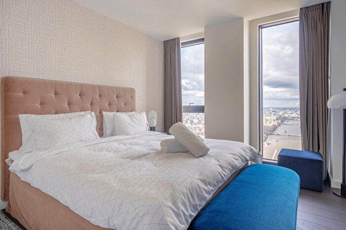 3 Bedroom Flat To Rent In Bondway, London, SW8