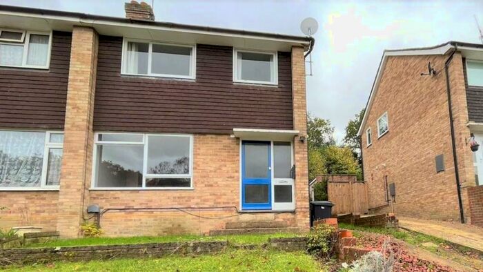 3 Bedroom Semi-Detached House To Rent In Knaphill, Woking, GU21