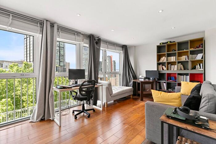 1 Bedroom Flat To Rent In Wellesley Terrace, Micawber Wharf, N1