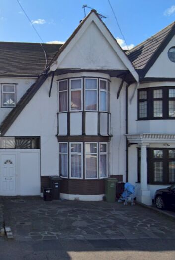 3 Bedroom Terraced House To Rent In Redbridge Lane East, London IG4