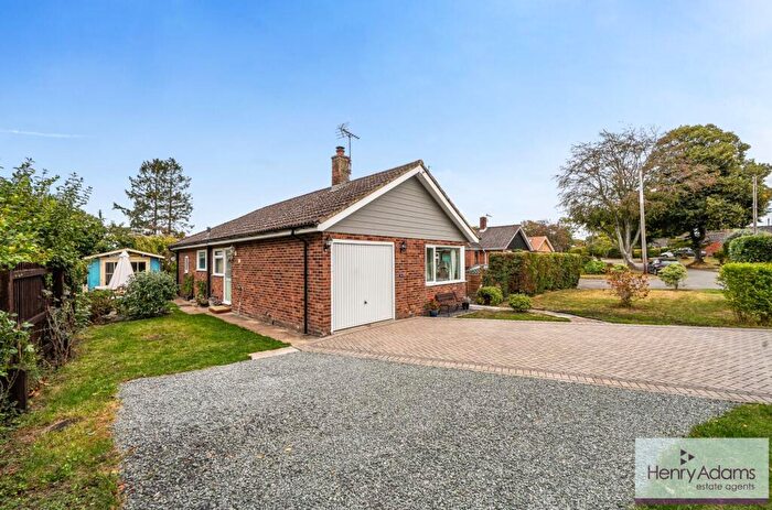 3 Bedroom Semi-Detached Bungalow For Sale In South Acre, South Harting, GU31