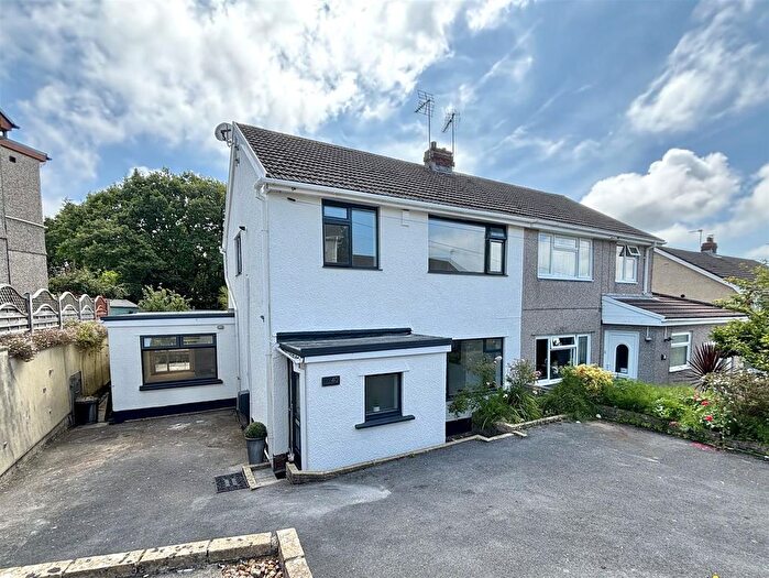 4 Bedroom Semi-Detached House For Sale In Priors Way, Dunvant, Swansea, SA2