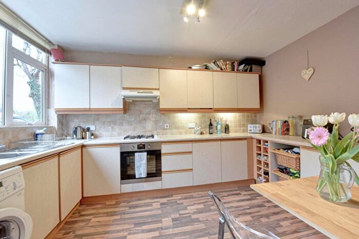 3 Bedroom Terraced House For Sale In Upton Close, Henley-On-Thames, RG9