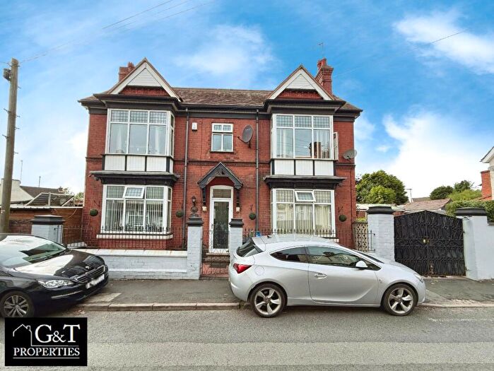 4 Bedroom Detached House For Sale In New Road, Dudley, DY2