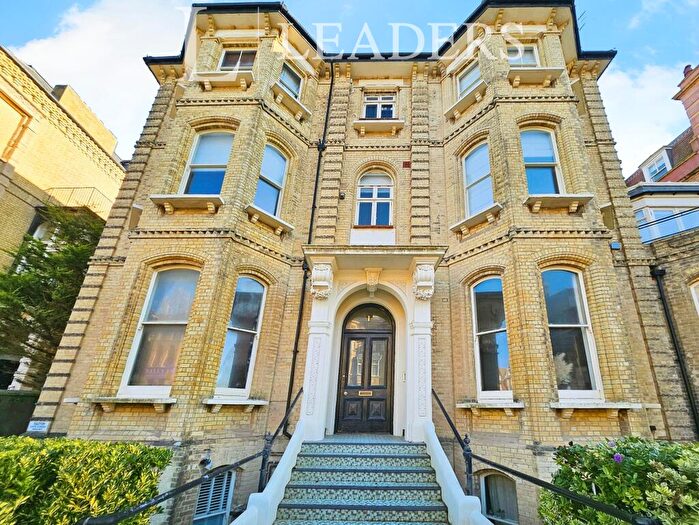 2 Bedroom Flat To Rent In Third Avenue, Hove, BN3