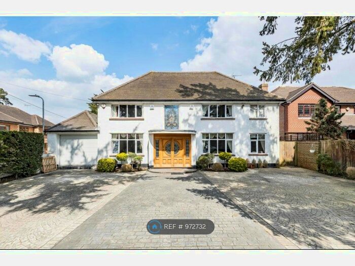 4 Bedroom Detached House To Rent In The Drive, Ickenham, Uxbridge, UB10