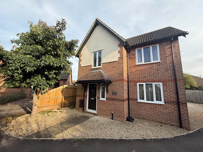 3 Bedroom Detached House To Rent In Bear House, SP8